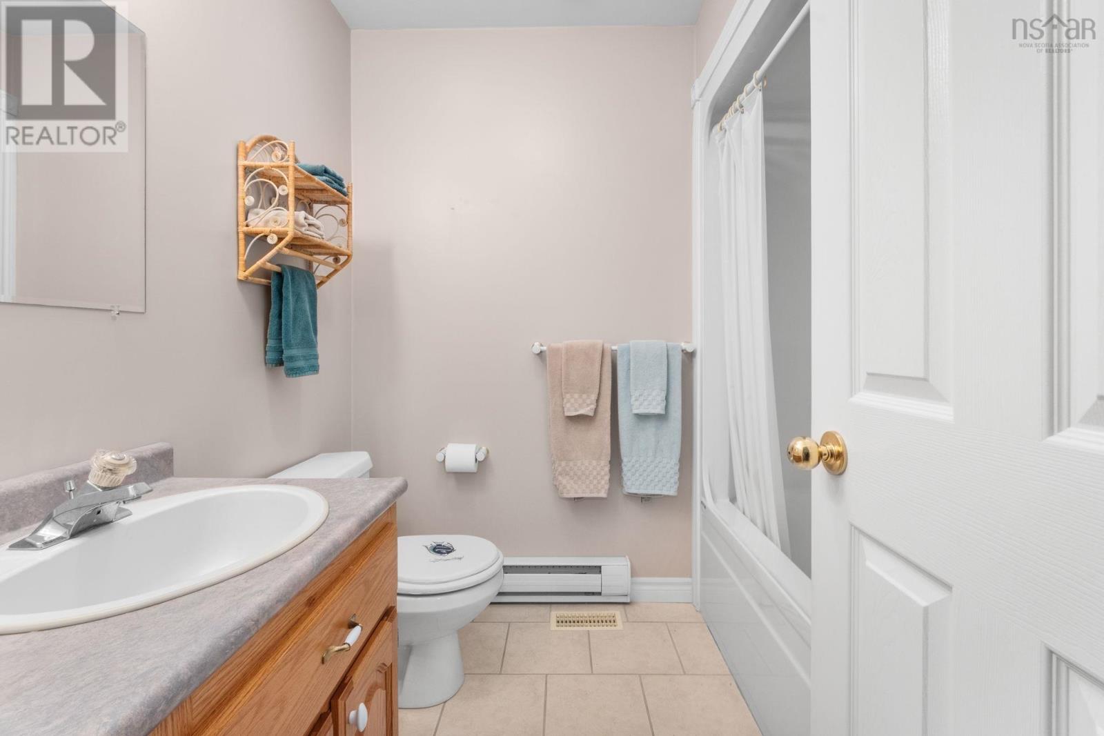 114 Mayfair Drive - 32