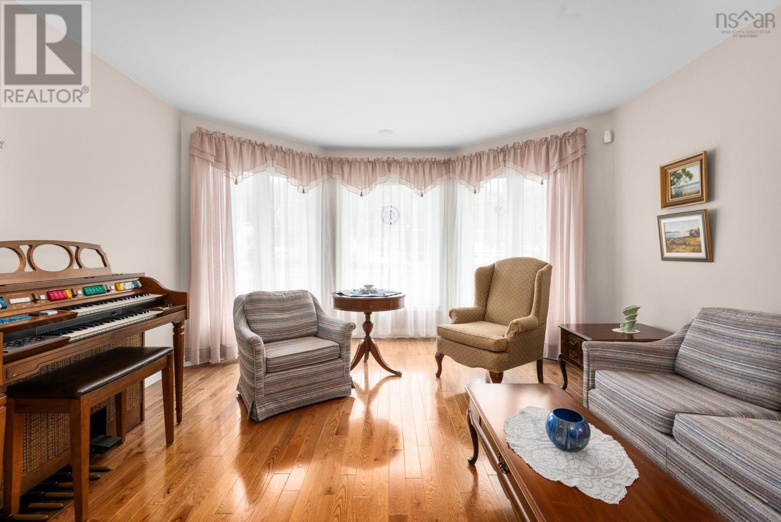 114 Mayfair Drive - 13