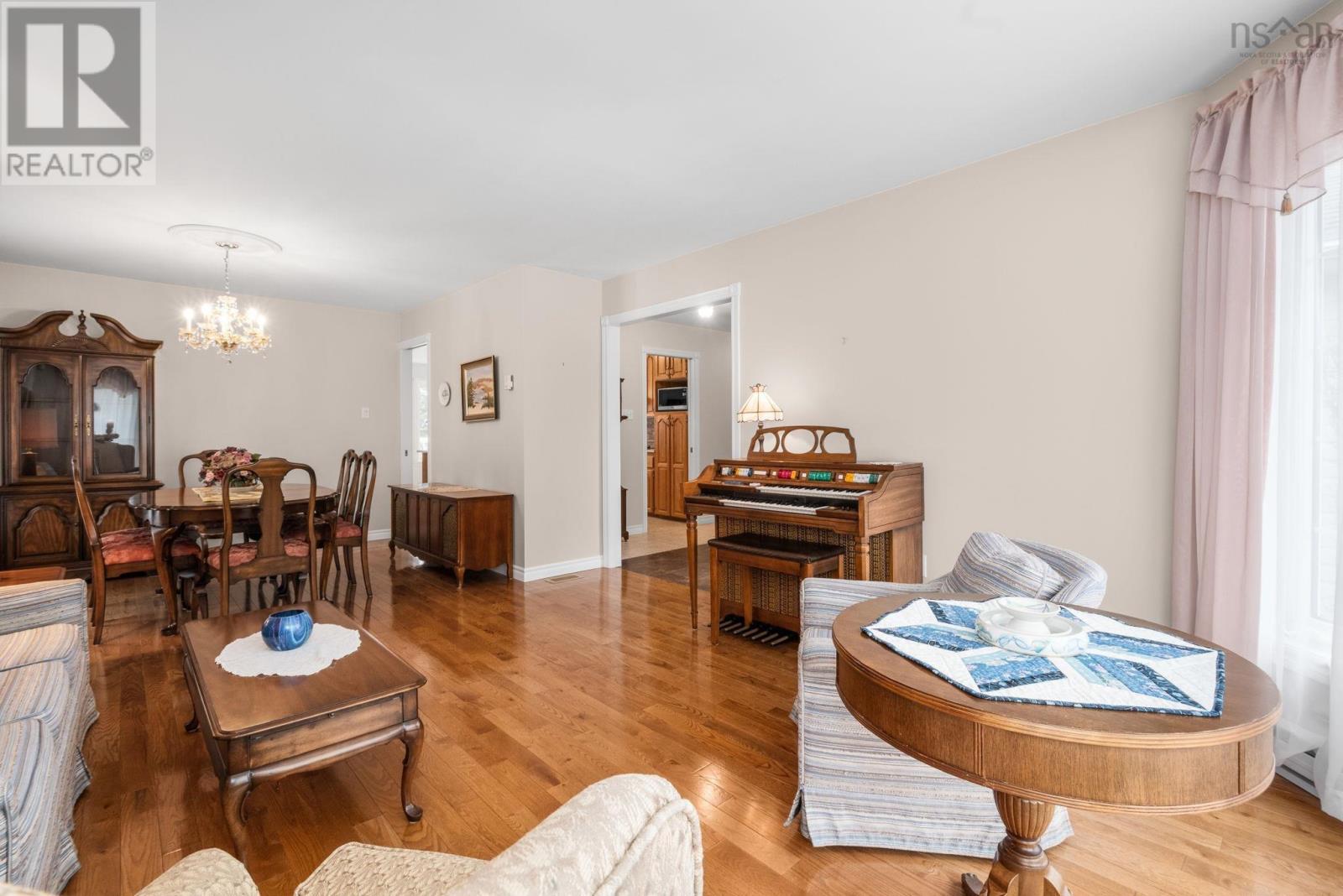 114 Mayfair Drive - 19