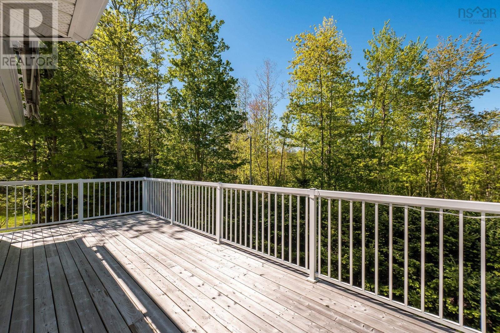 114 Mayfair Drive - 40