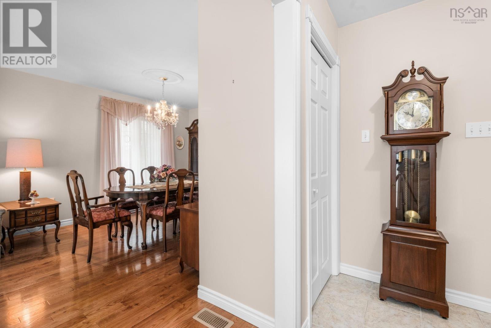114 Mayfair Drive - 5