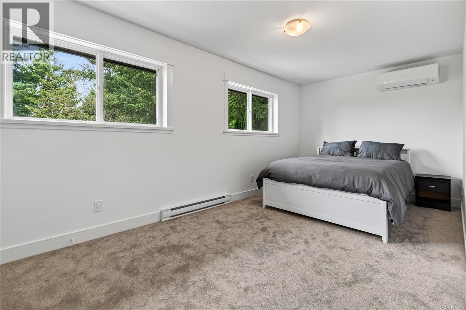 1508 Skeena Dr - 33