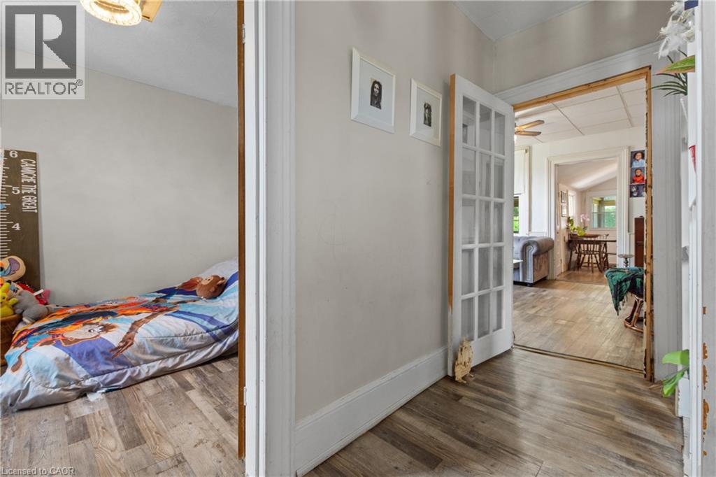 193 LOCKE Street N - 14