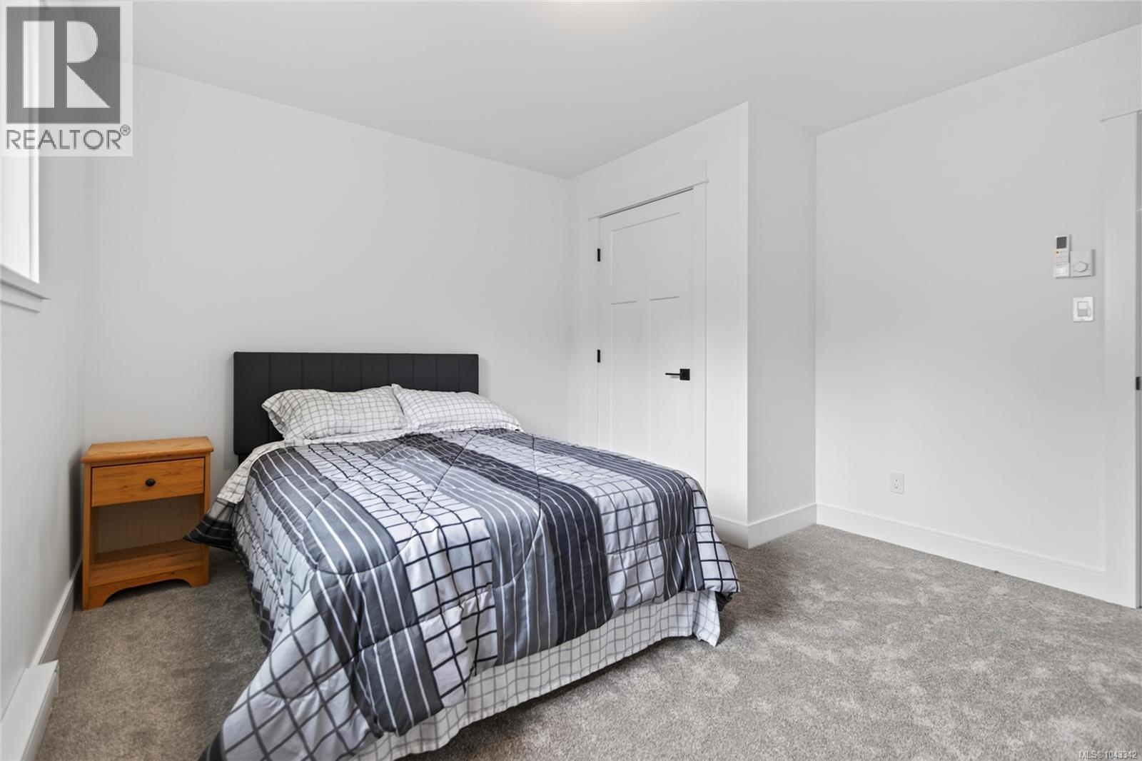 1508 Skeena Dr - 36