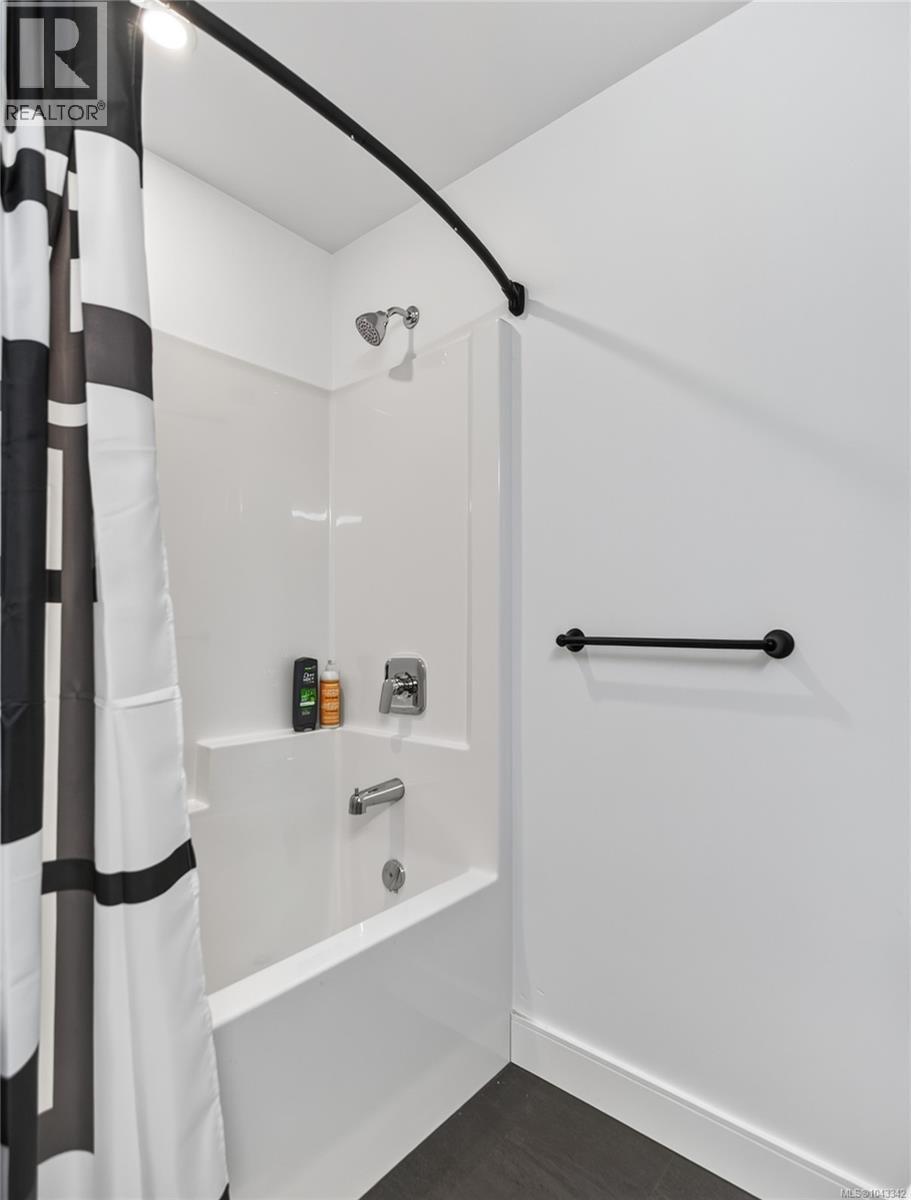 1508 Skeena Dr - 38
