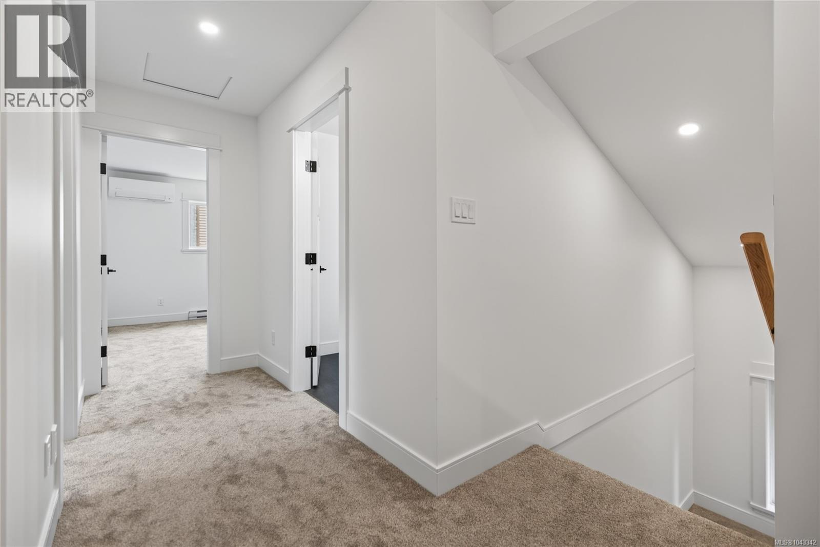 1508 Skeena Dr - 32