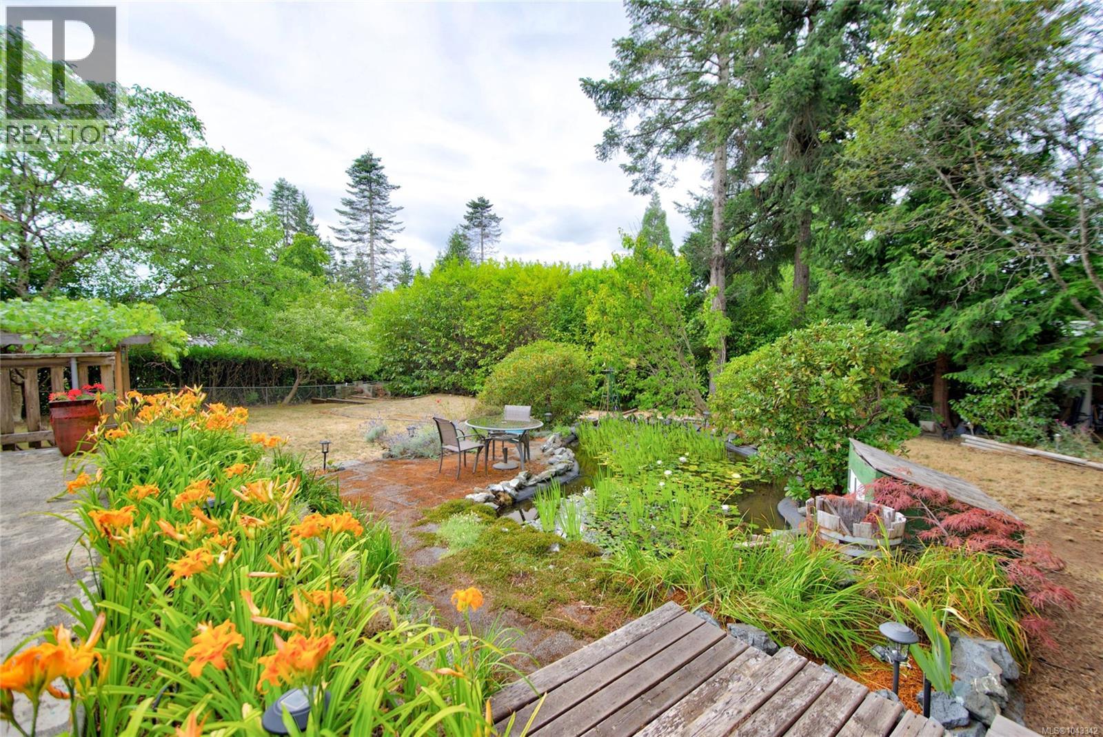1508 Skeena Dr - 50