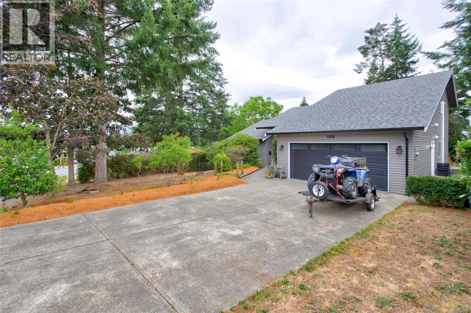1508 Skeena Dr - 55