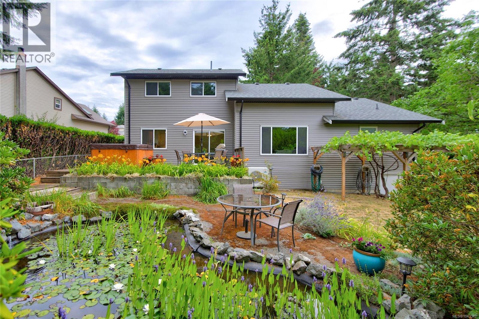 1508 Skeena Dr - 40