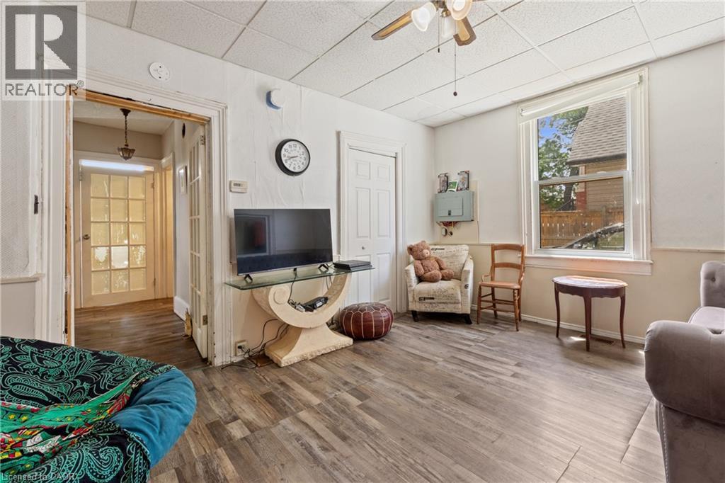 193 LOCKE Street N - 8