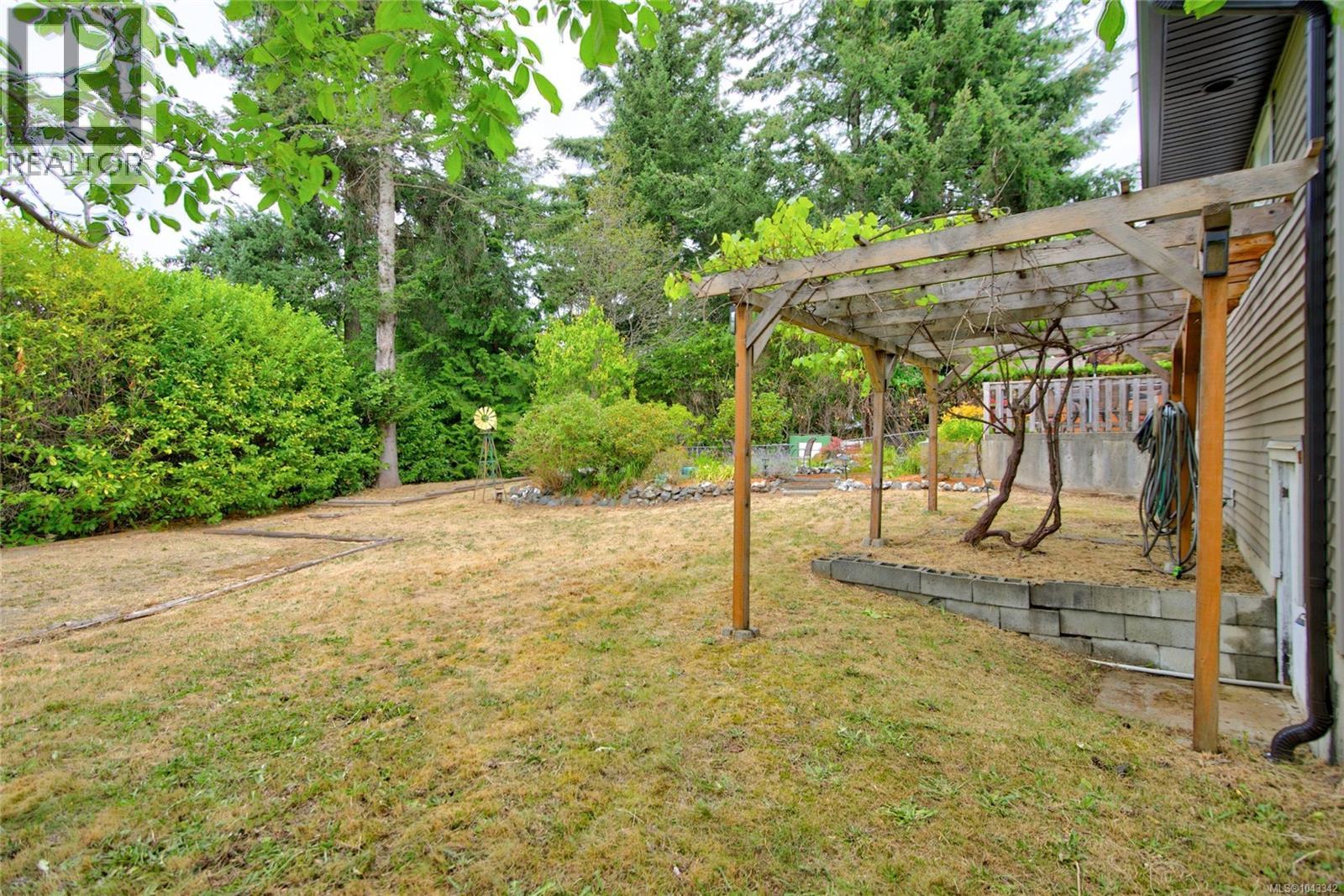 1508 Skeena Dr - 45