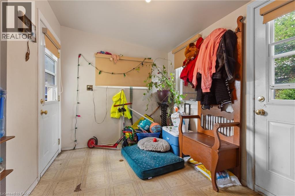 193 LOCKE Street N - 19