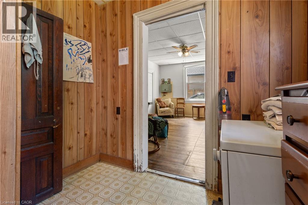 193 LOCKE Street N - 22