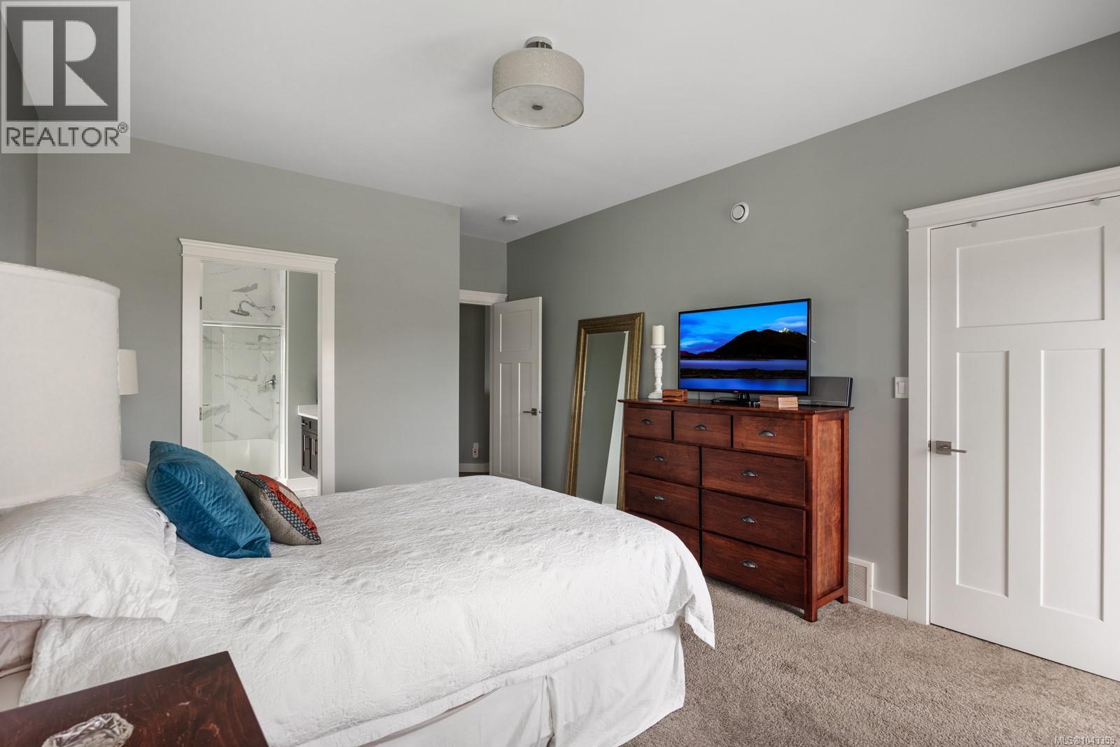 4083 Chancellor Cres, Courtenay