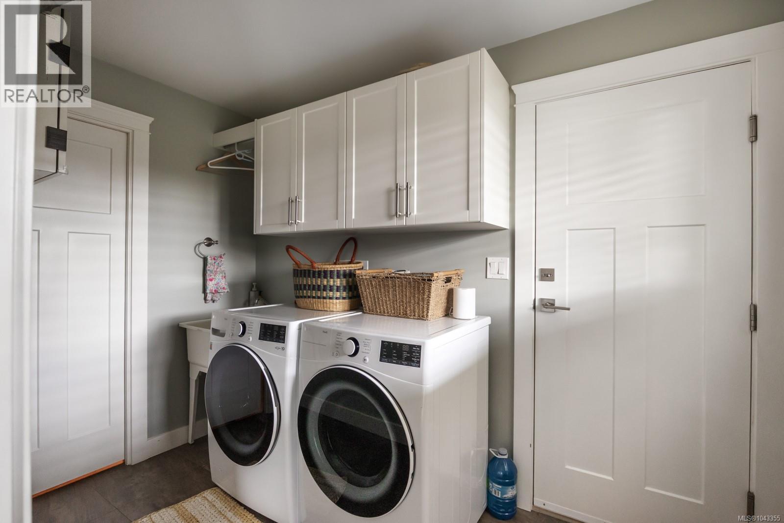 4083 Chancellor Cres, Courtenay