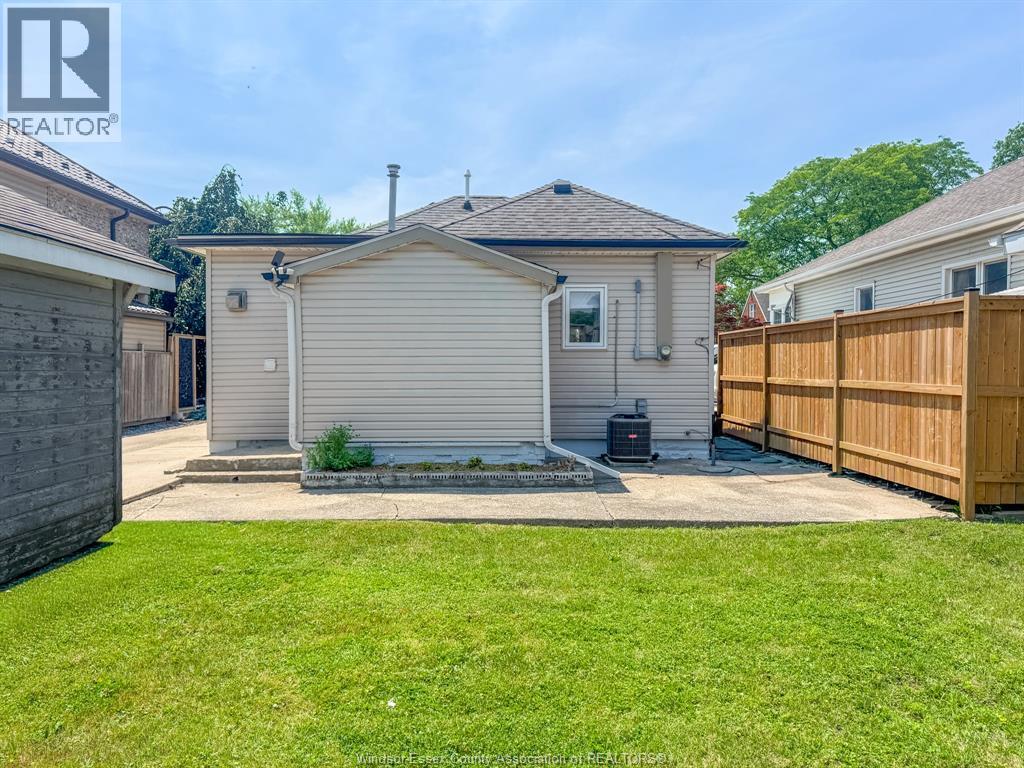 1044 Reedmere - Image 24