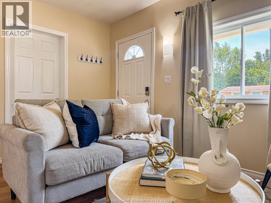 1044 Reedmere - Image 3
