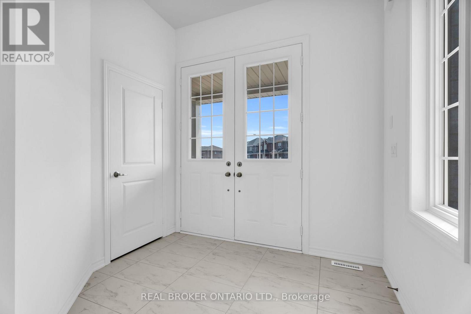430 VANDUSEN AVENUE - 6