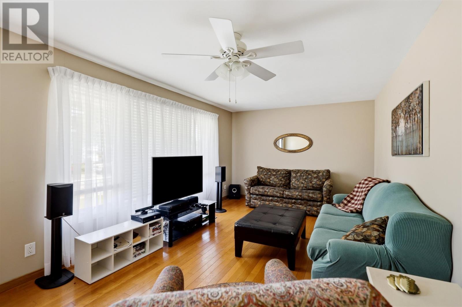 183 Meadow Park CRES - 3