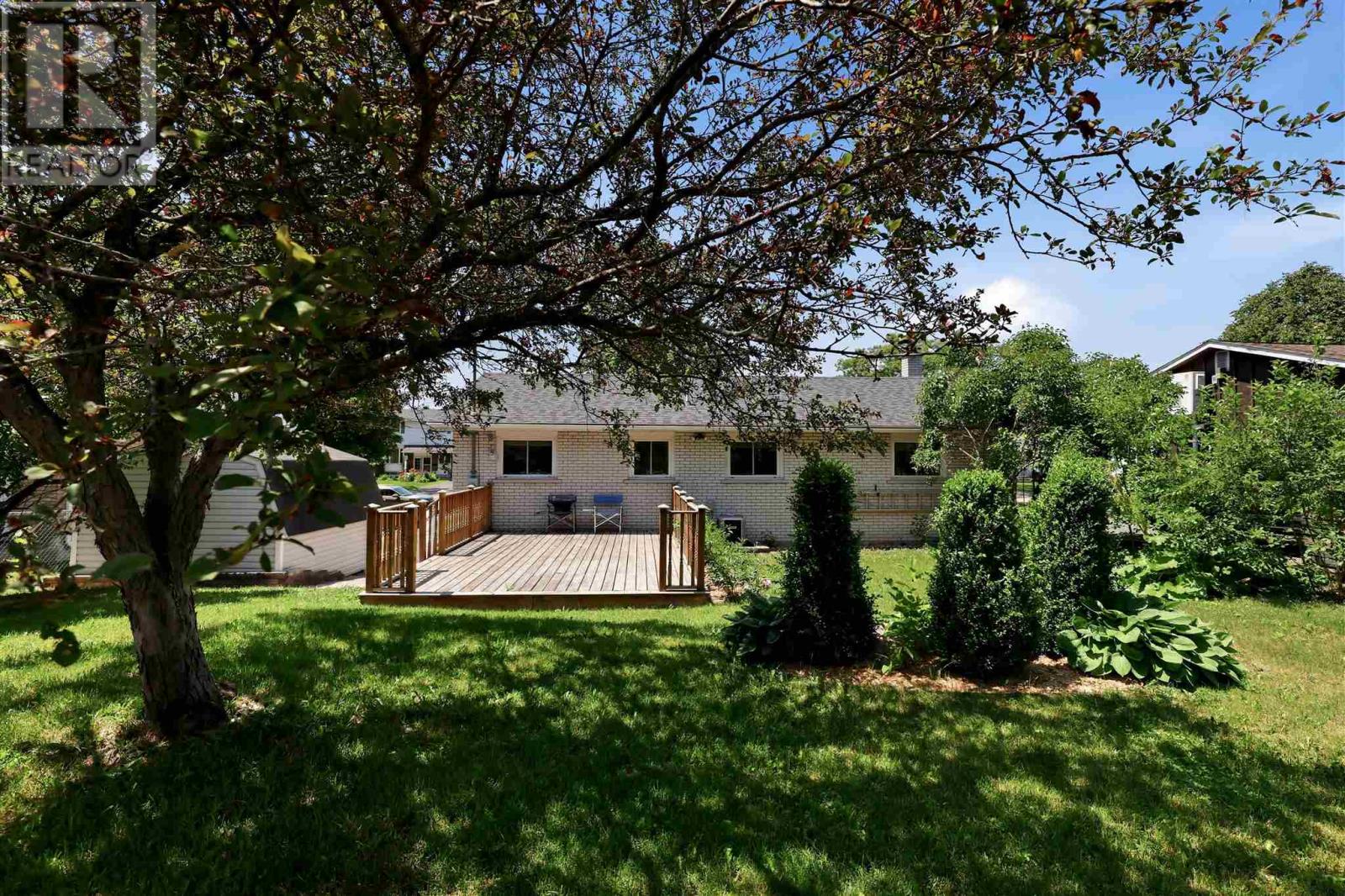 183 Meadow Park CRES - 35
