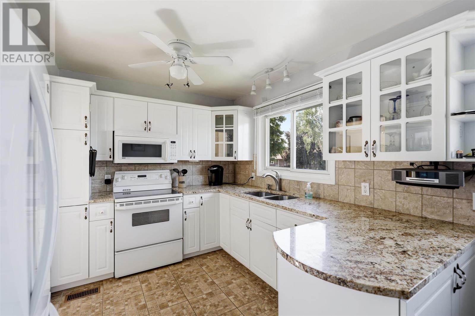 183 Meadow Park CRES - 9
