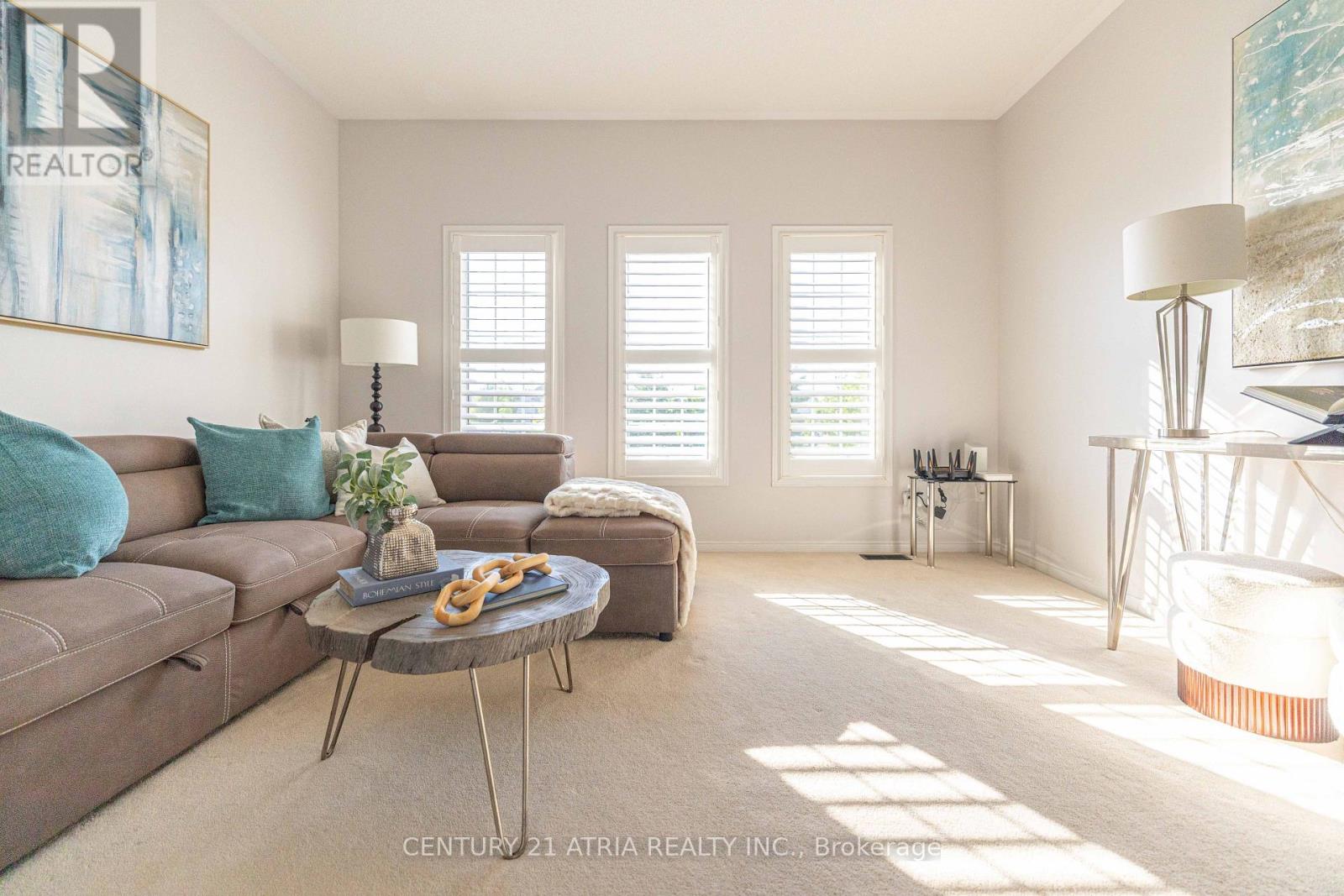 21 TREEGROVE CRESCENT - 1