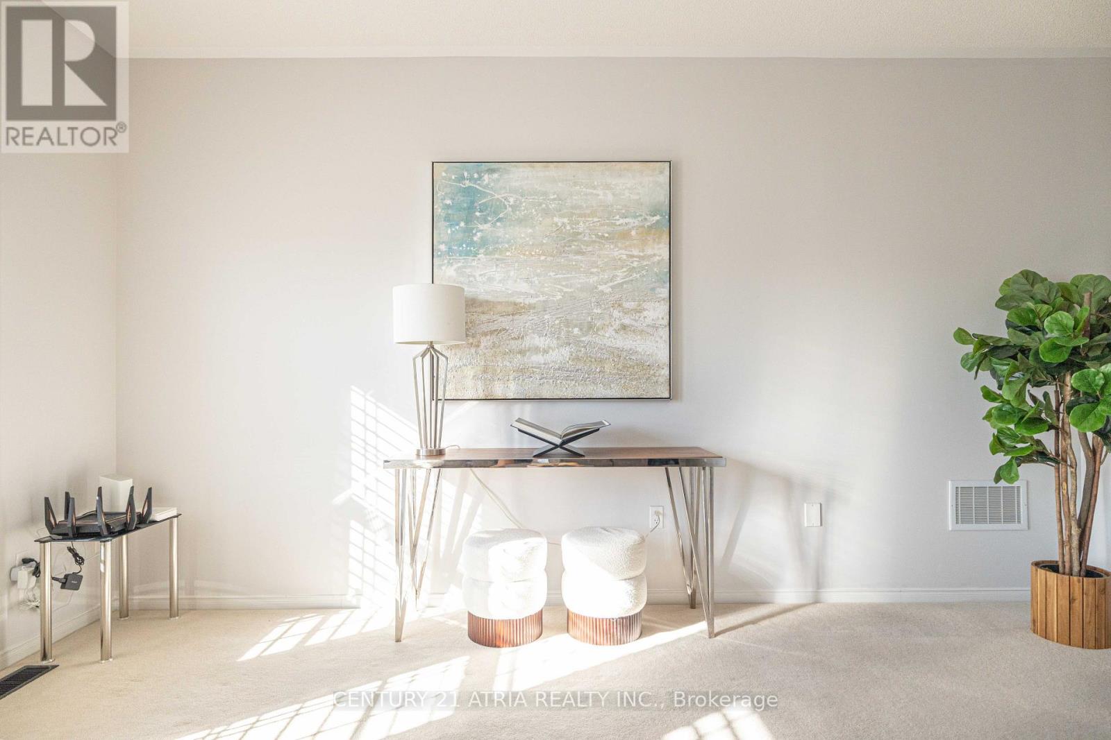 21 TREEGROVE CRESCENT - 21
