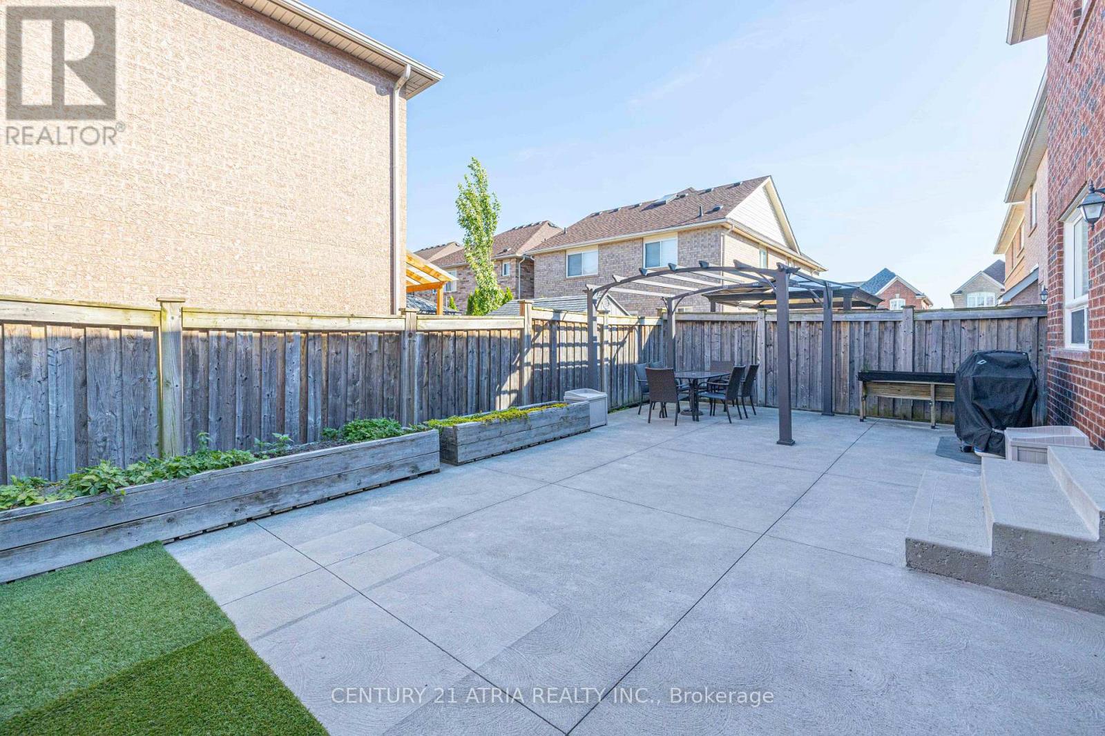 21 TREEGROVE CRESCENT - 16