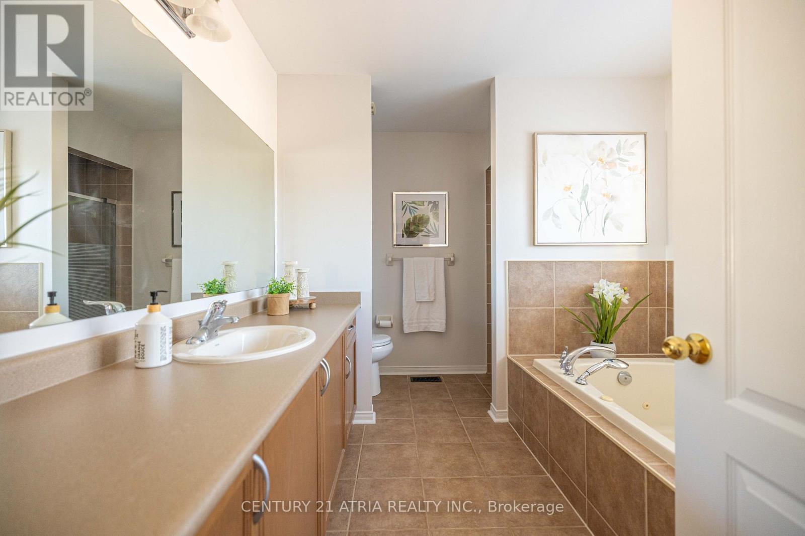 21 TREEGROVE CRESCENT - 27