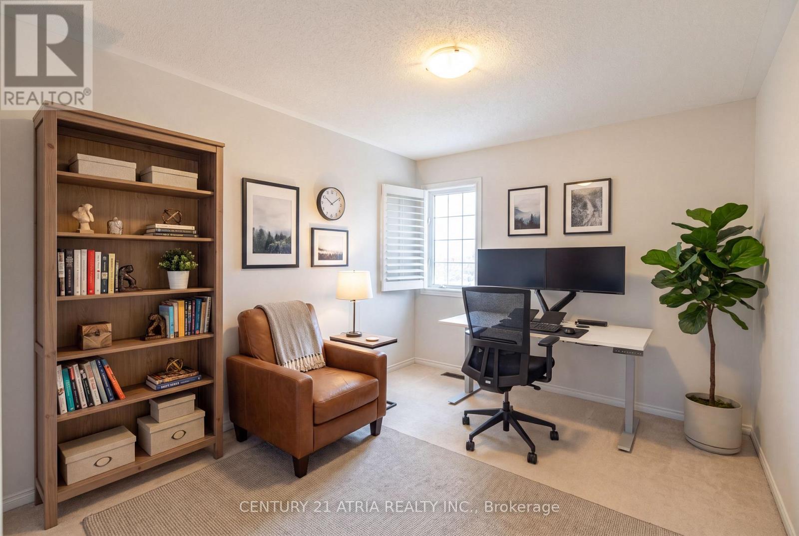 21 TREEGROVE CRESCENT - 32