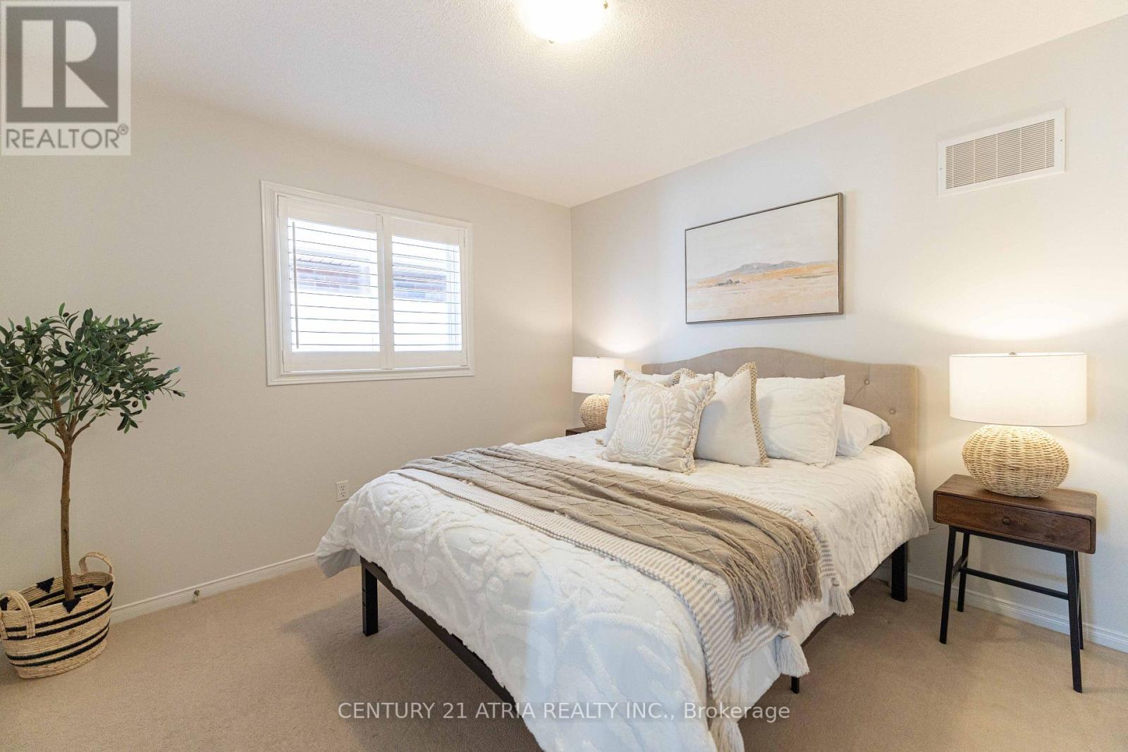 21 TREEGROVE CRESCENT - 29