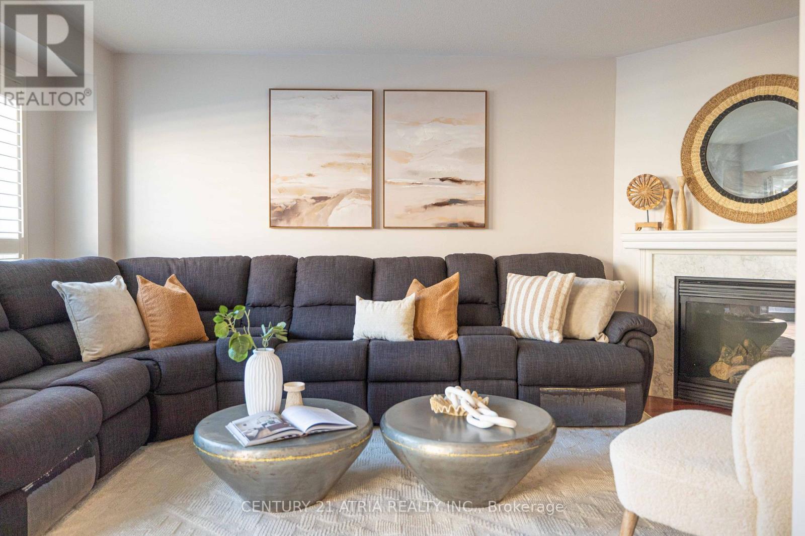 21 TREEGROVE CRESCENT - 13