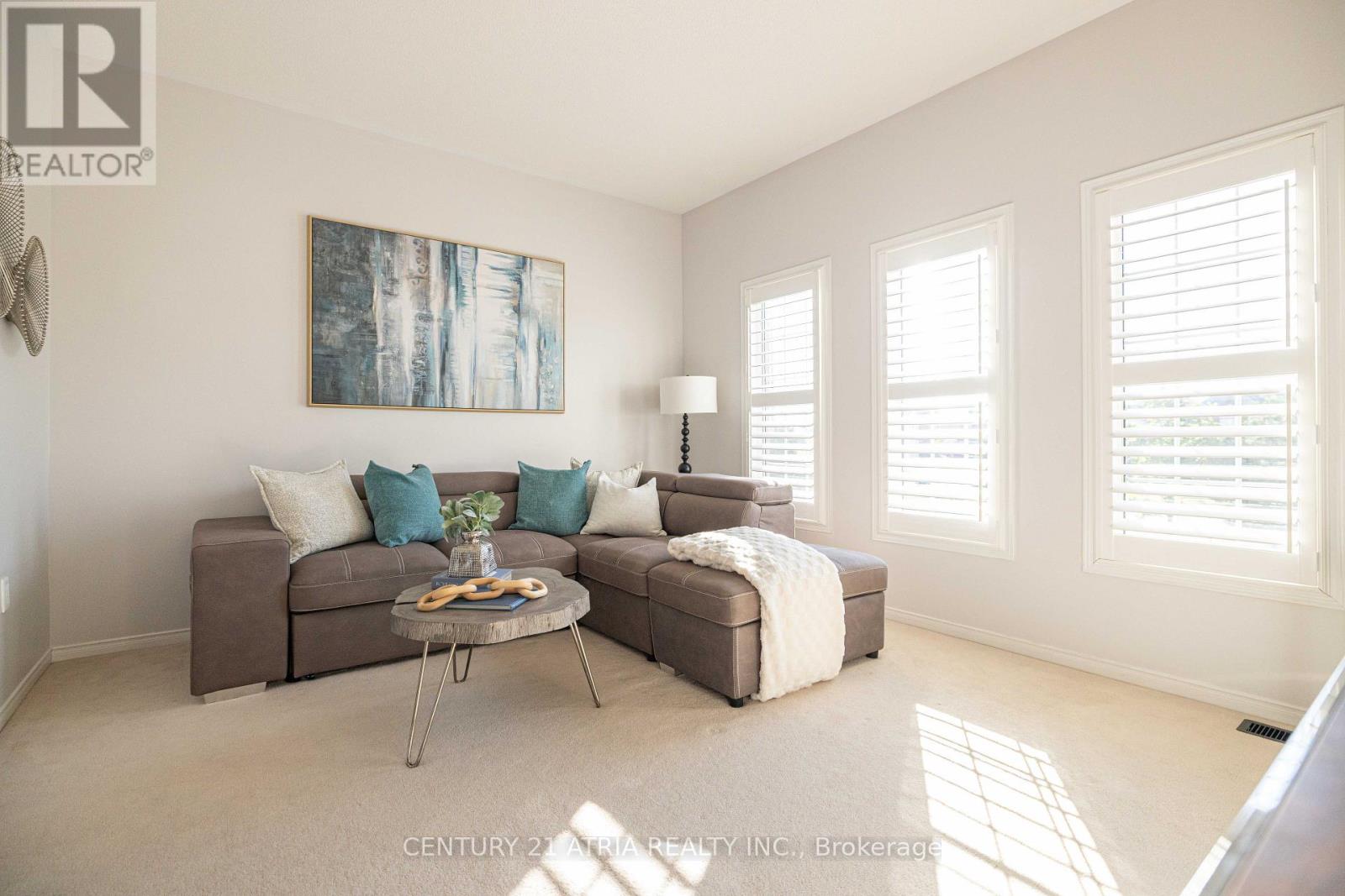 21 TREEGROVE CRESCENT - 19