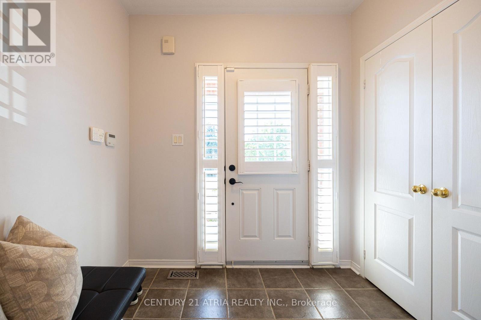 21 TREEGROVE CRESCENT - 3