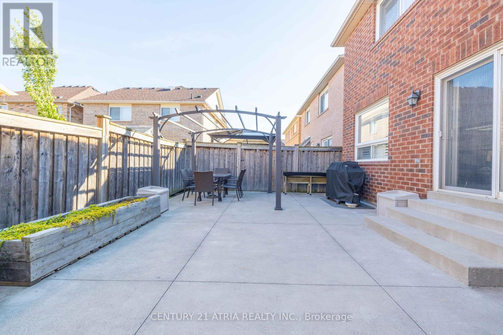 21 TREEGROVE CRESCENT - 17
