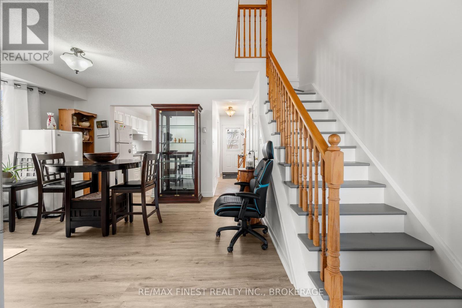 303 CONACHER DRIVE - 12