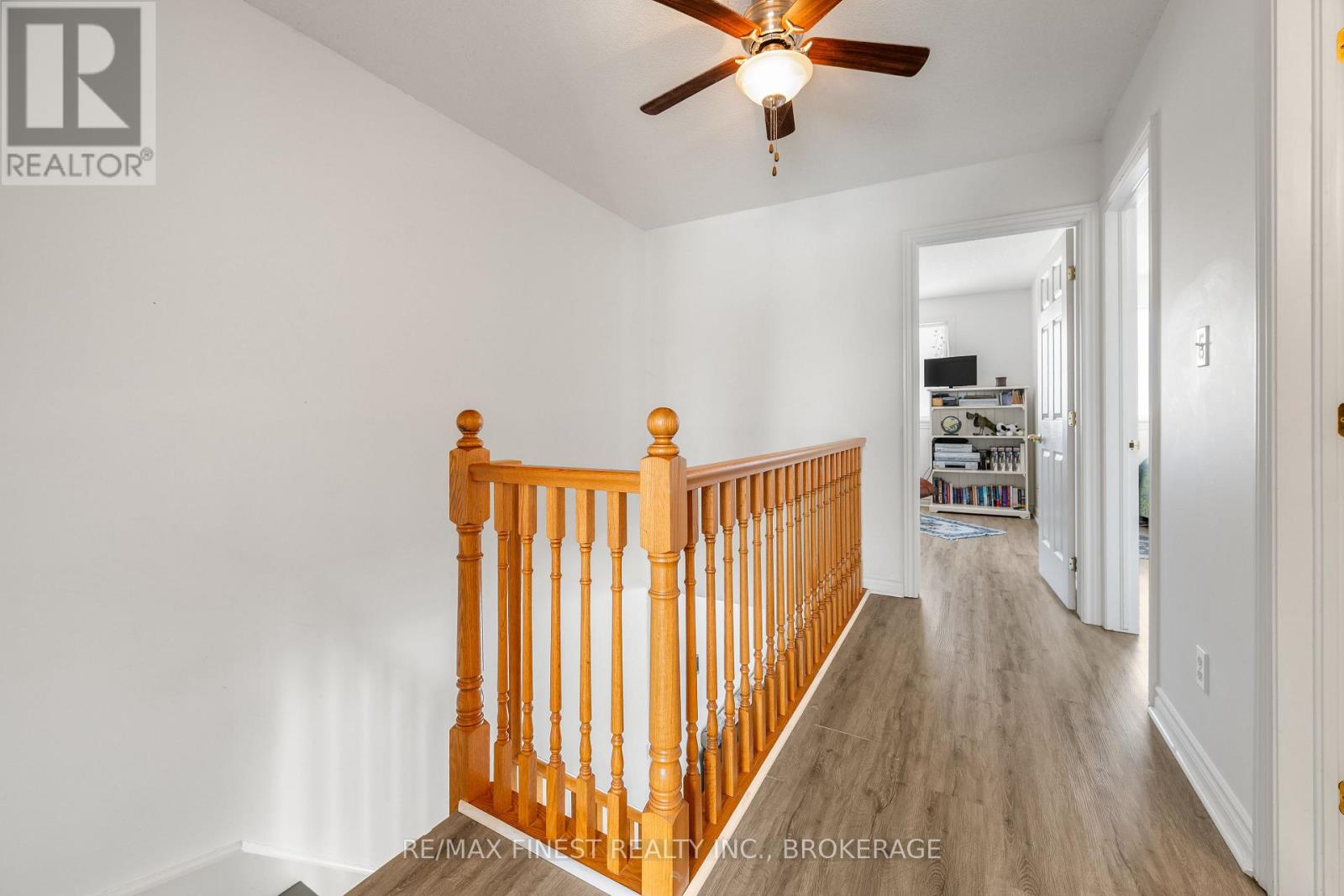 303 CONACHER DRIVE - 15