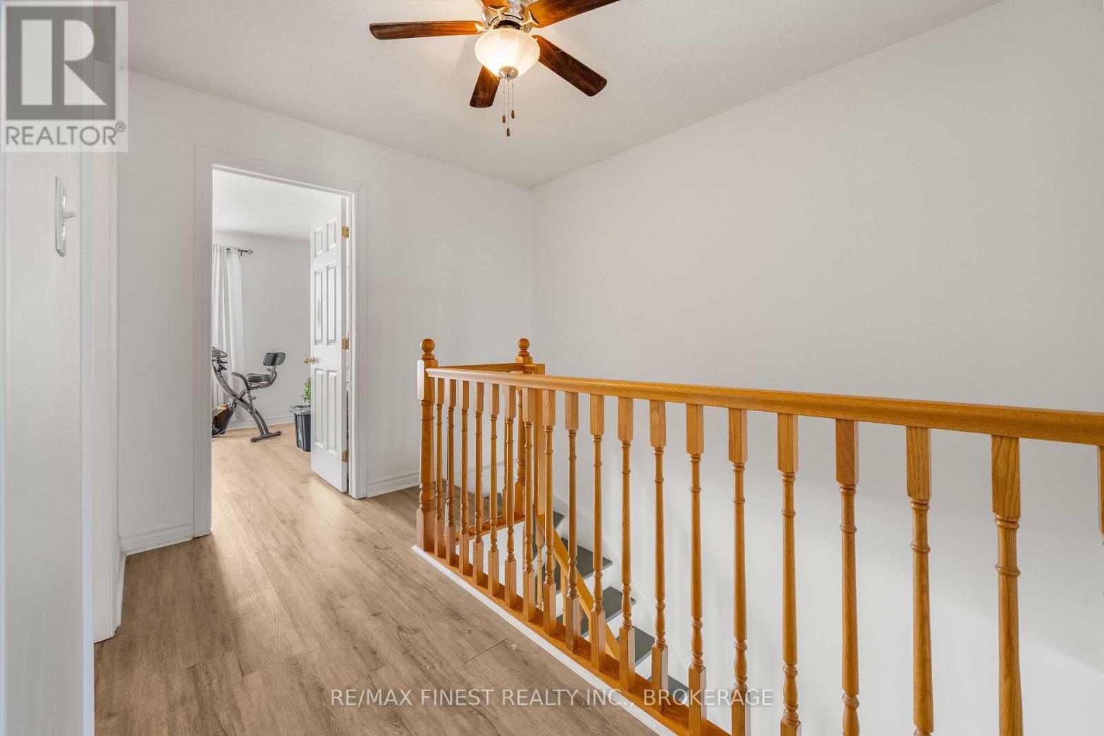 303 CONACHER DRIVE - 16