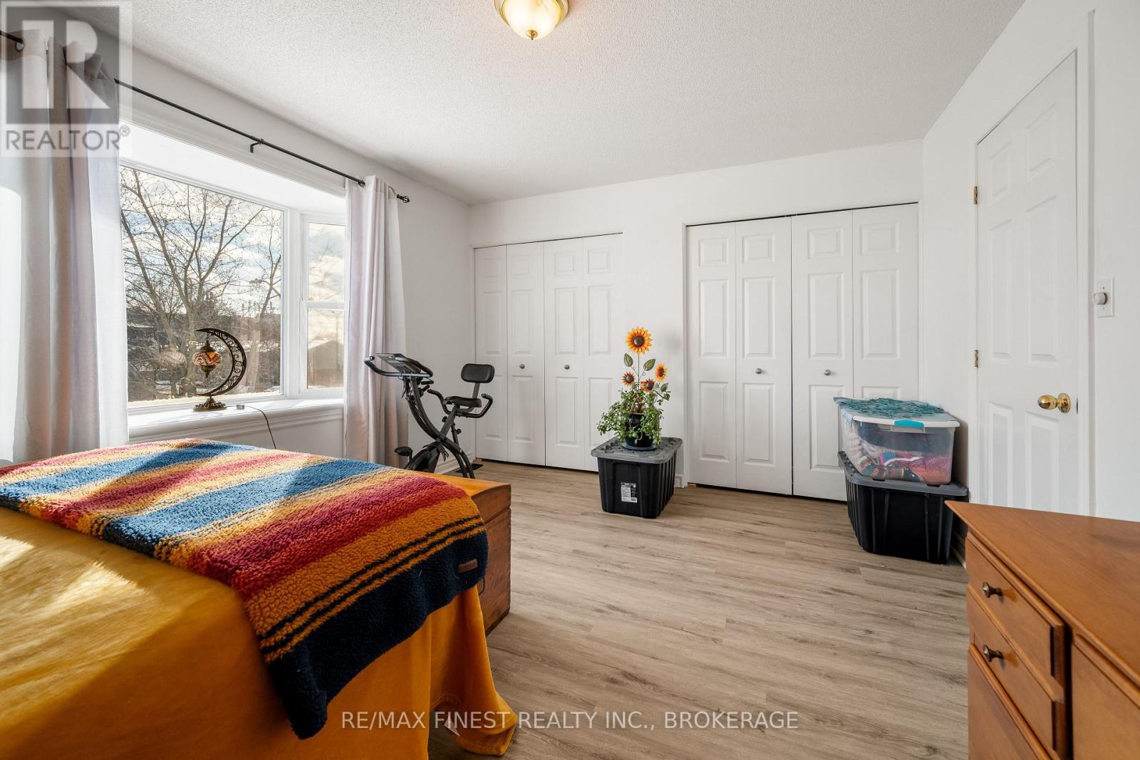 303 CONACHER DRIVE - 18