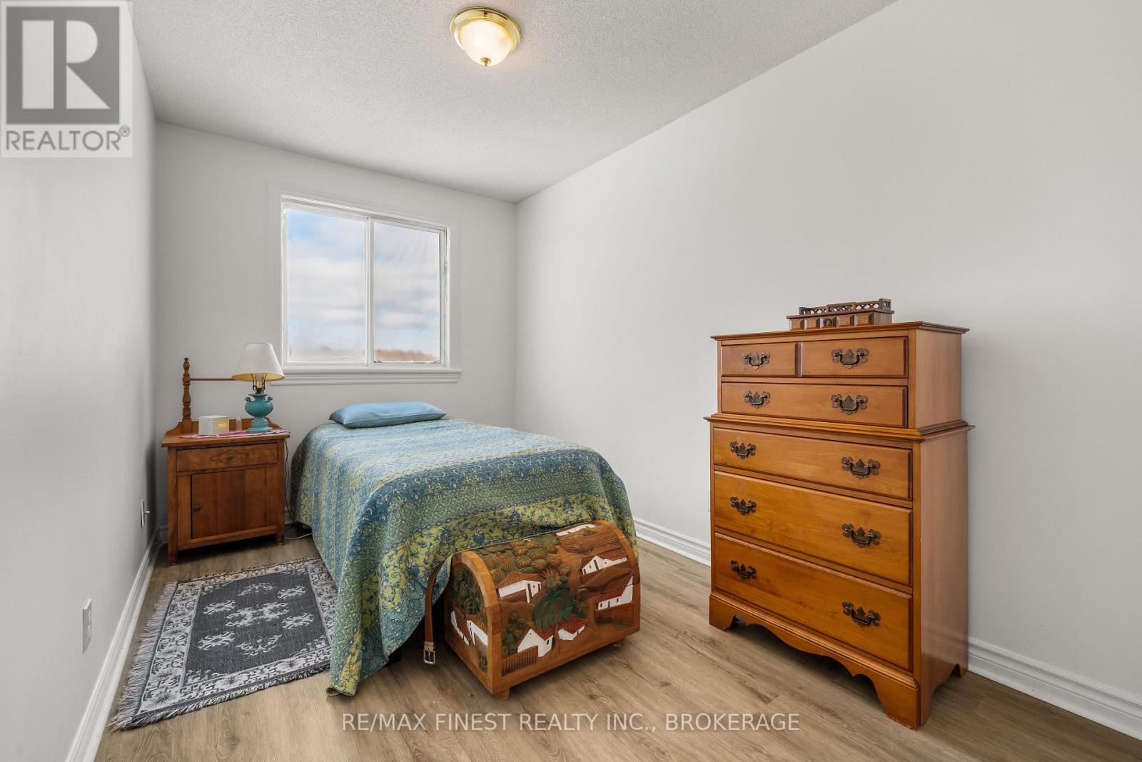 303 CONACHER DRIVE - 21