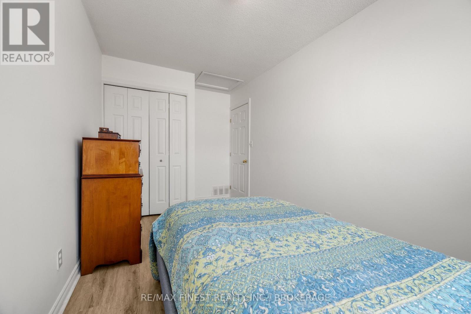 303 CONACHER DRIVE - 22