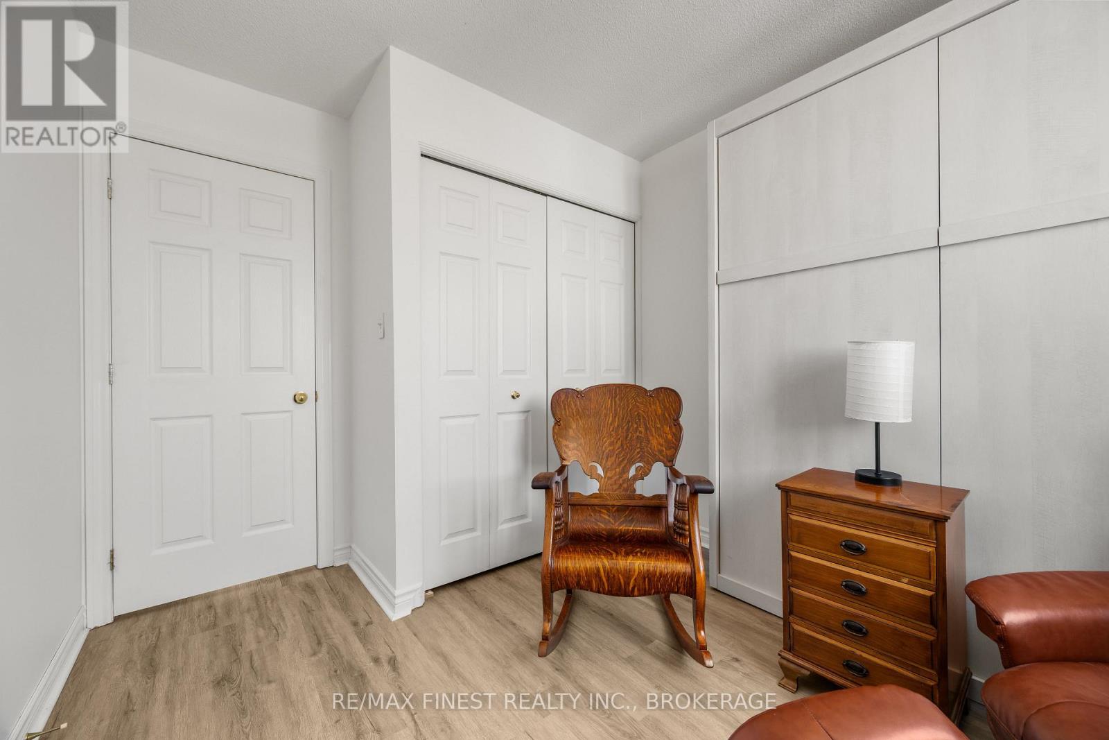 303 CONACHER DRIVE - 24