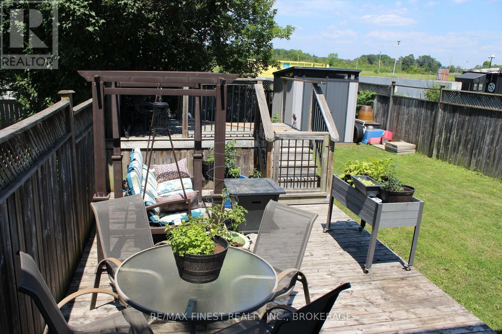 303 CONACHER DRIVE - 26