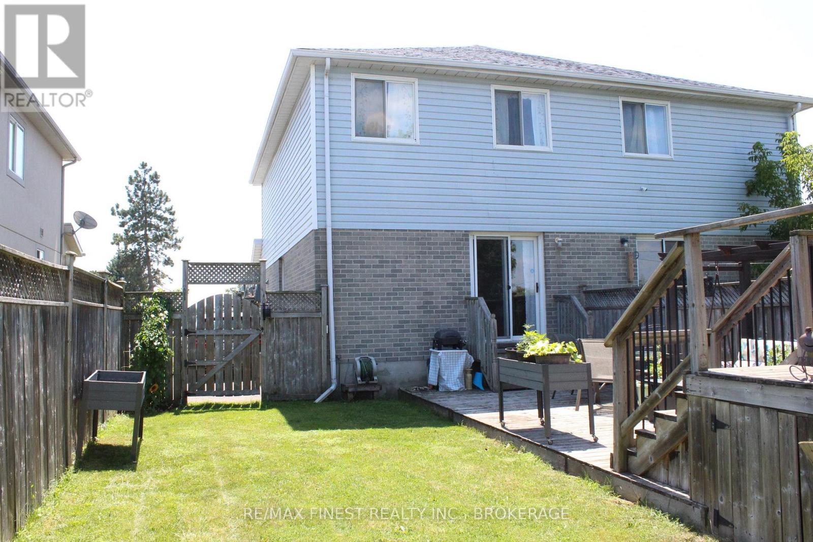 303 CONACHER DRIVE - 27