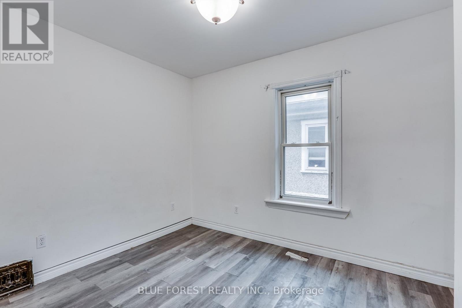 110 ST JULIEN STREET - 13