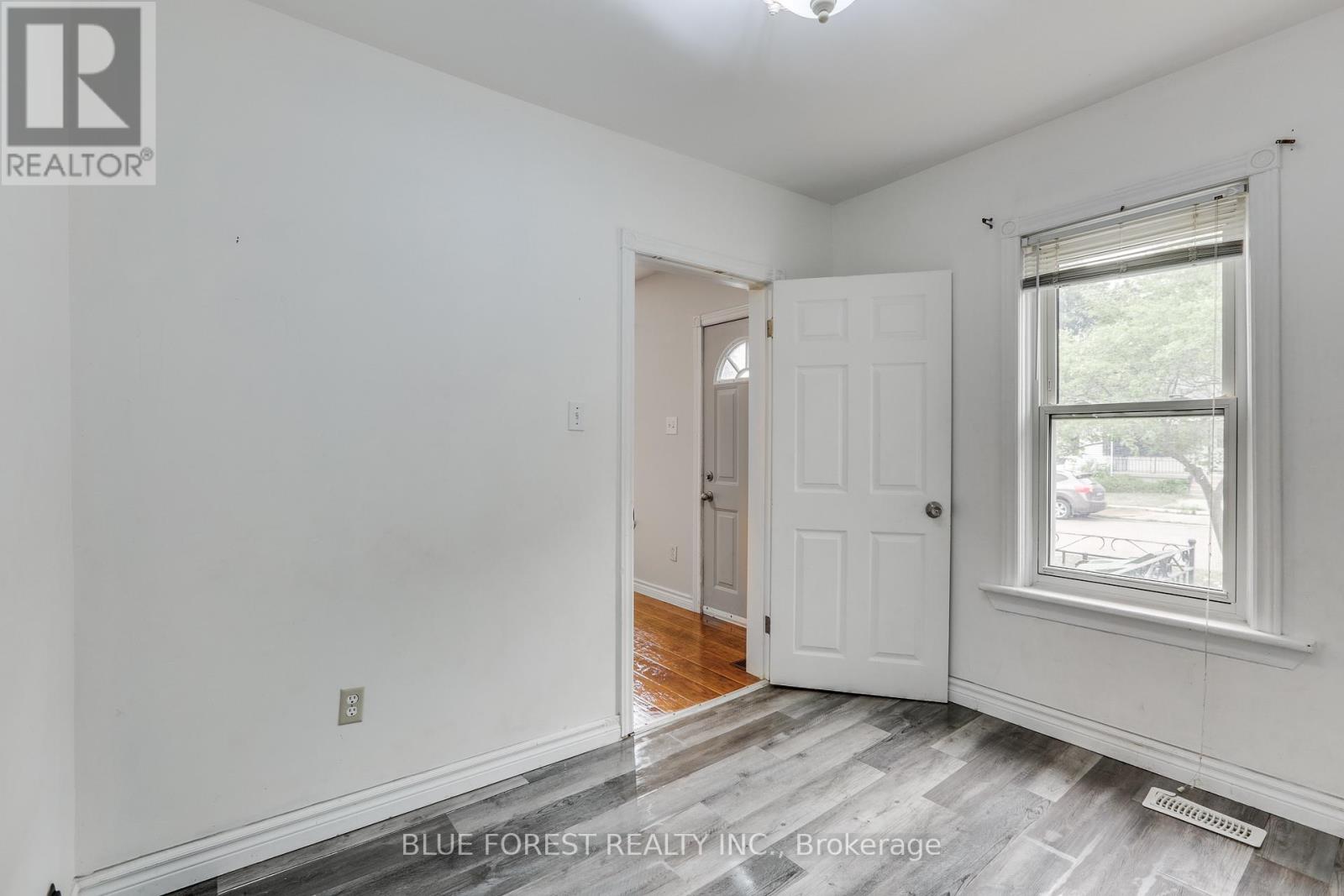 110 ST JULIEN STREET - 8