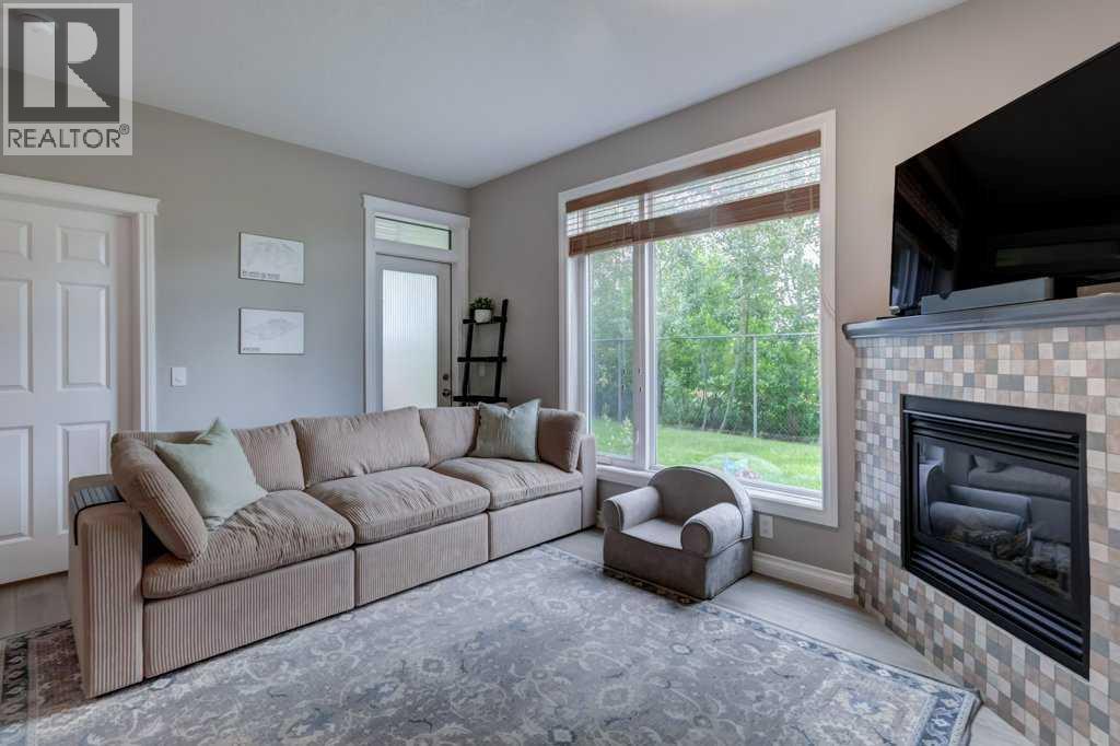 #105 2 Hemlock Crescent SW - 15