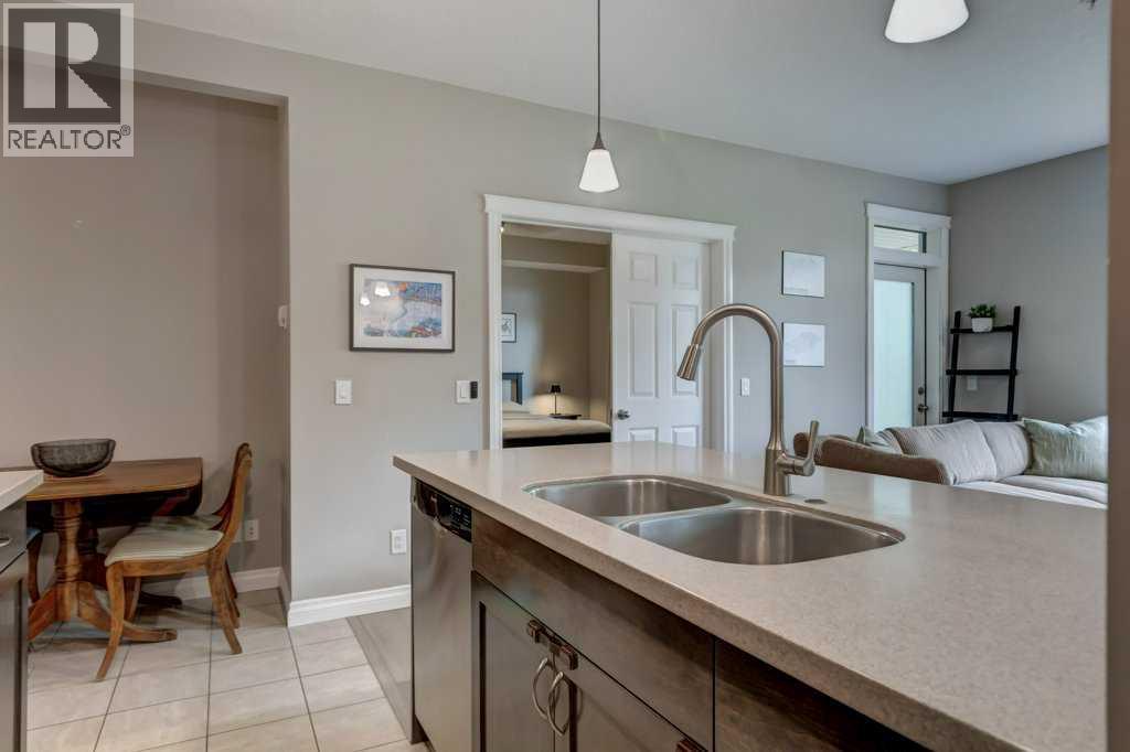 #105 2 Hemlock Crescent SW - 11
