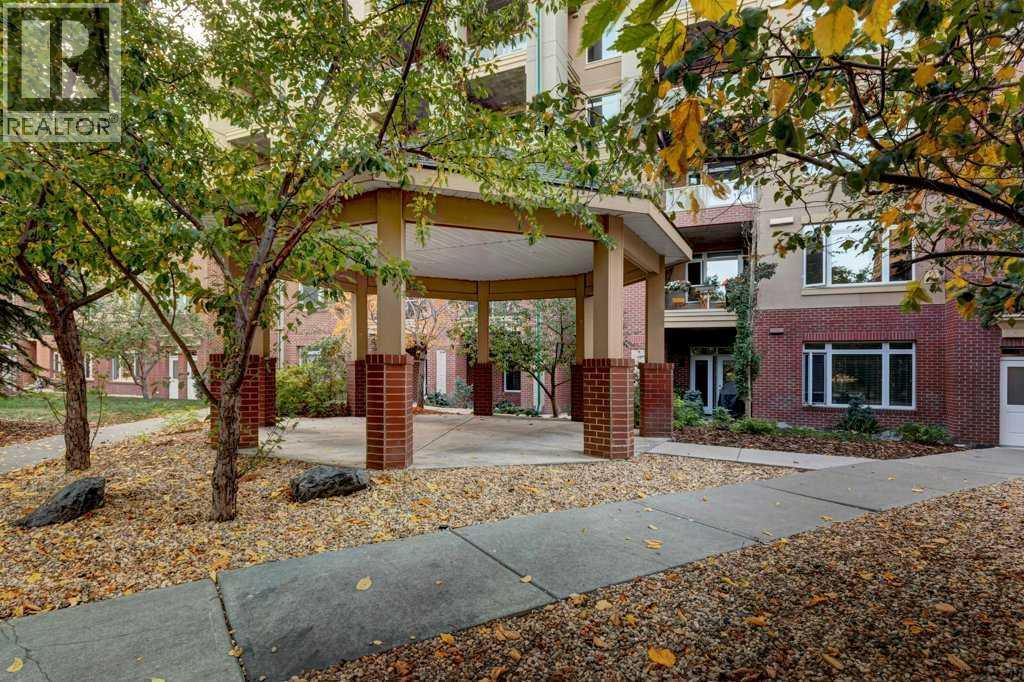 #105 2 Hemlock Crescent SW - 30