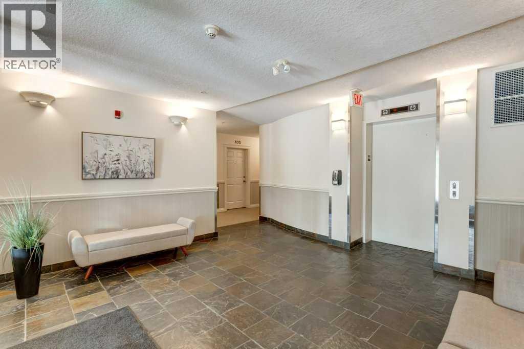 #105 2 Hemlock Crescent SW - 4